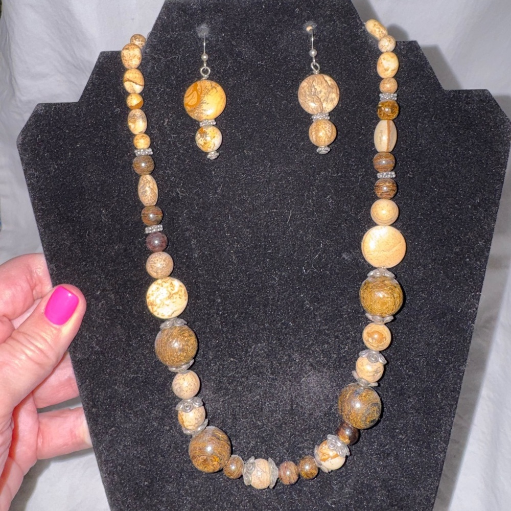 Brown Beaded Necklace & Earring Set – Elegant Coordinated Jewelry